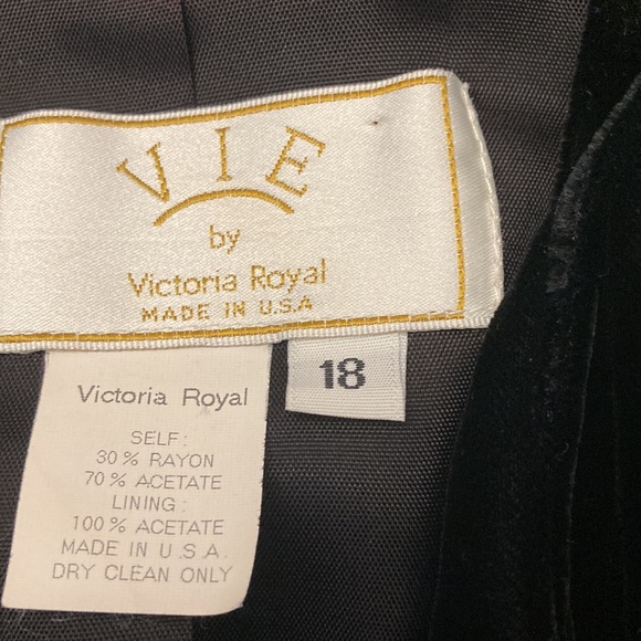 Velvet Blazer/ Jacket. - Picture 3 of 3